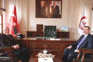 Büyükşehir Belediyesi Genel Sekreteri Bayram’dan Rektör Aydın’a Ziyaret