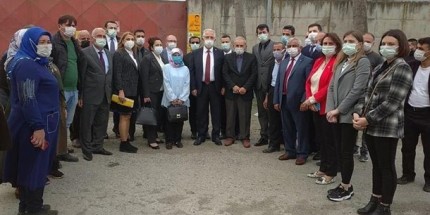 Santrale Gittiler, Hatıra Fotoğrafı Çektirip Döndüler