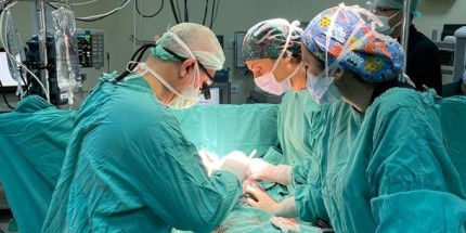 OMÜ Tıp Fakültesi Hastanesi Koltukaltından Kalp Ameliyatına Başladı