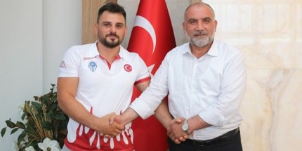 Canik Belediyesi Başpehlivanı Yeniden Kırkpınar Yolunda