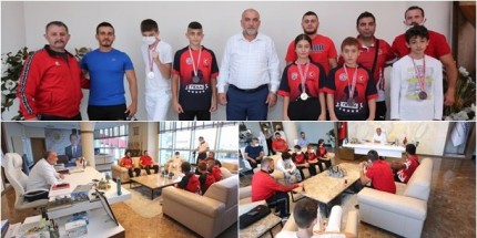 Ringin Yıldızlarından Başkan Sandıkçı’ya Madalya Sözü