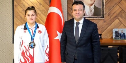Dünya Üçüncüsü Sporcu Beyza Aydın’dan Başkan Halit Doğan’a Ziyaret