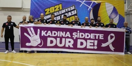 İlkadım’dan Kadına Şiddete Pankartlı Tepki