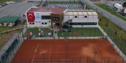 ORTUR Tenis Kulübü Geleceğin Tenisçilerini Yetiştiriyor