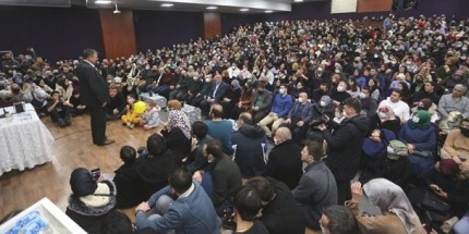 Hayati İnanç “Hayata Şiirden Bakmak” Konferansına Yoğun İlgi