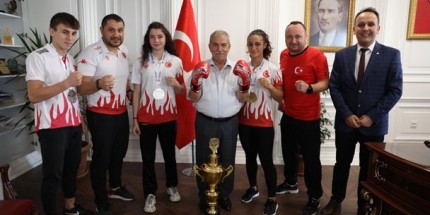 İlkadım Kick Bokscuları Ordu Şampiyonası’ndan 14 Madalya İle Döndü