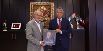 OMÜ Rektörü Ünal TÜRKSOY Genel Sekreteri Raev’i Konuk Etti