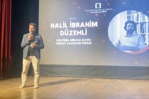 Doç. Dr. Halil İbrahim Düzenli'ye Ödül