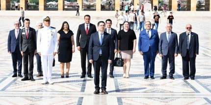 Anadolu Basın Birliği Yeni Yönetimi Anıtkabir’i Ziyaret Etti