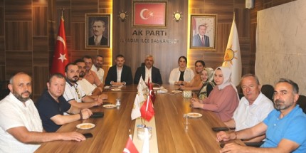 Milletvekili Aksu İlkadım İlçe Yönetim Kurulu Toplantısına Katıldı