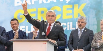 Bozkurt İşareti Türk ve İslam Birliğini İfade Etmektedir