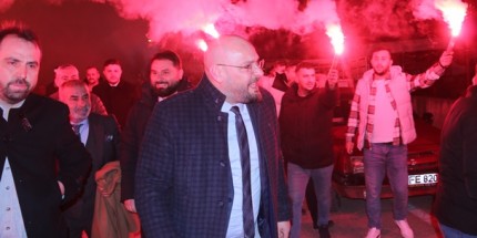 Akalan Serhat Türkel’i Bağrına Bastı