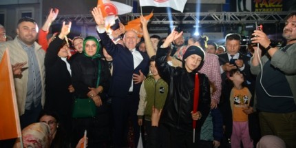 Terme'de Seçim Zaferine Coşkulu Kutlama