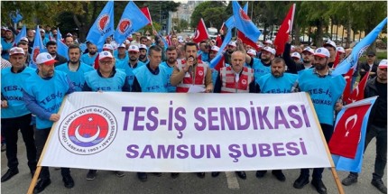 TES-İŞ  Üyelerinden Oturma Eylemi