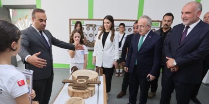Canik'e Bir Ödülde Bakan Kacır'dan